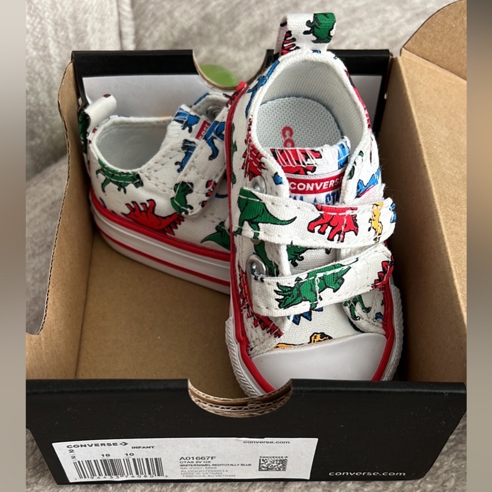 Dino Converse